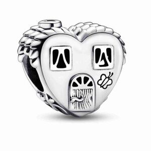 On vacation 🌴 NWOT Pandora Silver Heart Cottage Charm